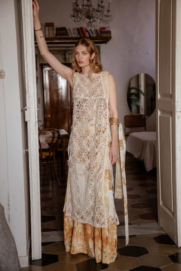 Nidodileda Figurine Cover Up