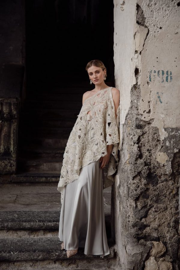 Nidodileda Crochet Aria One Shoulder Top Beige