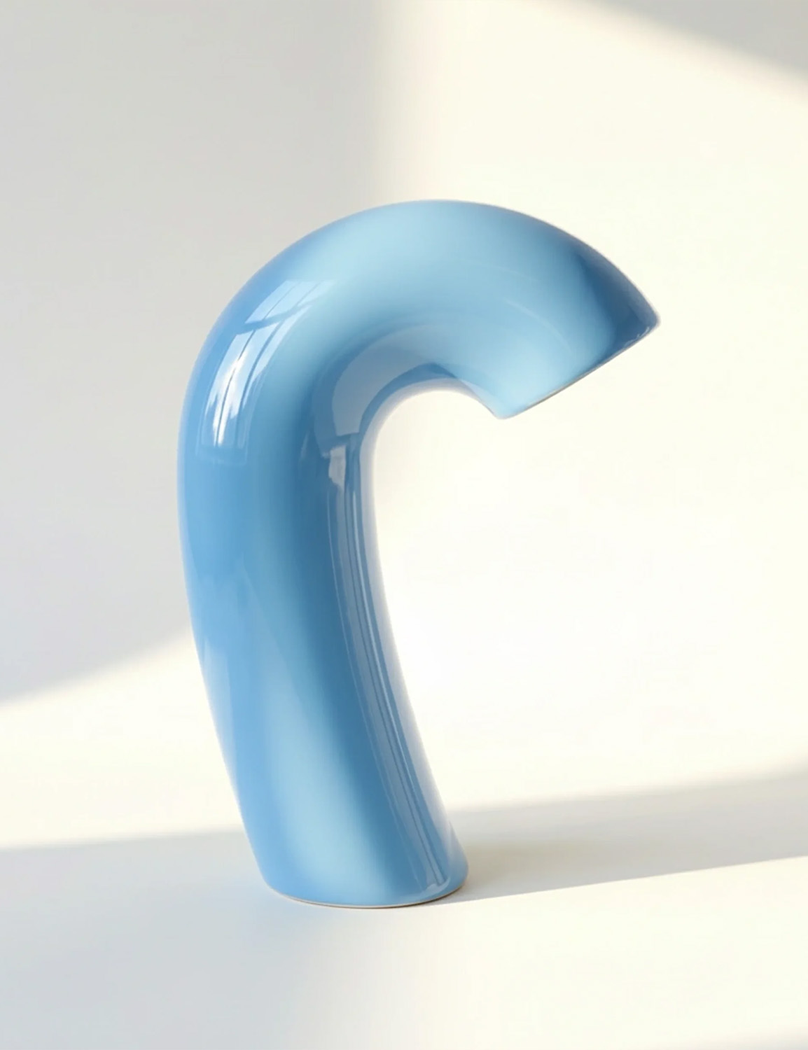 HOUBI Vita Vase in Sky Blue - Image 4